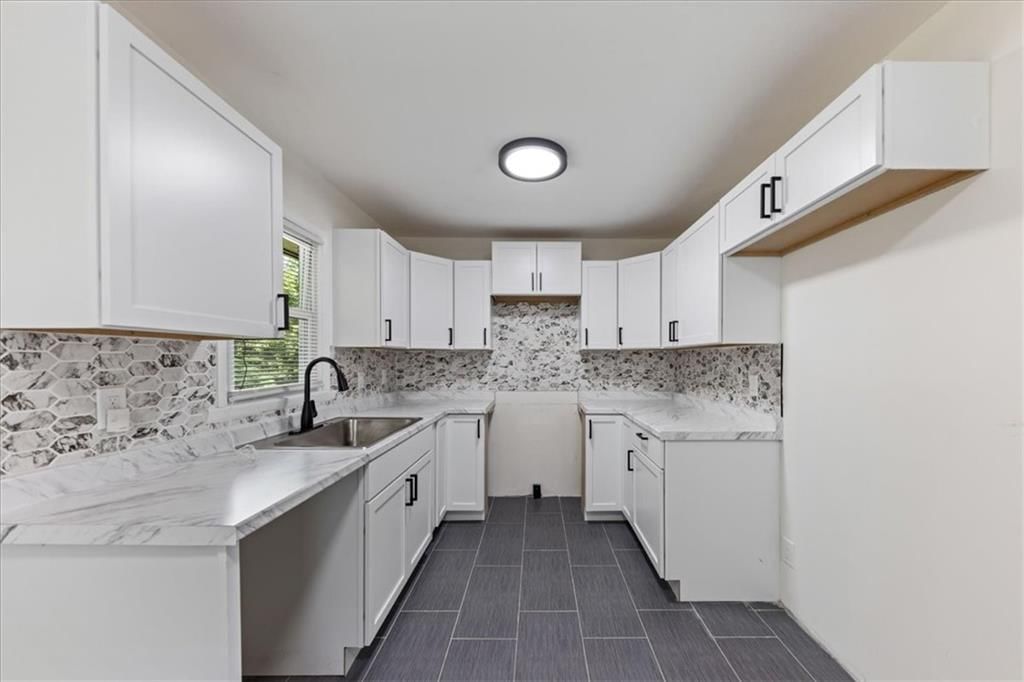 1230 Drury Avenue — photo 8