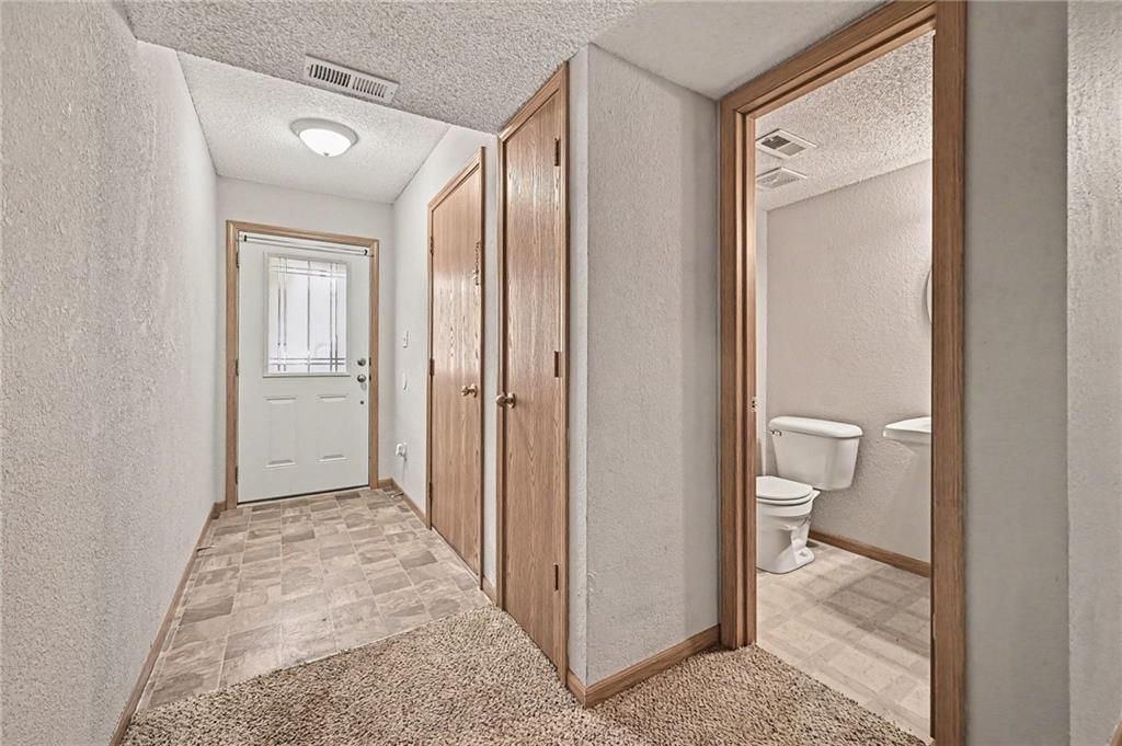 210 Pointe Lane — photo 10