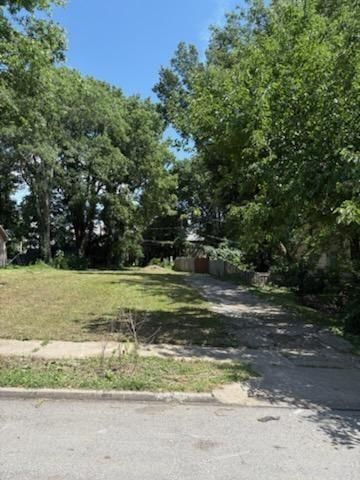 2614 E 8th Street — photo 3