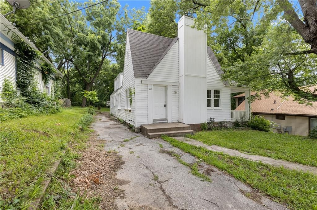 9617 E Independence Avenue — photo 2