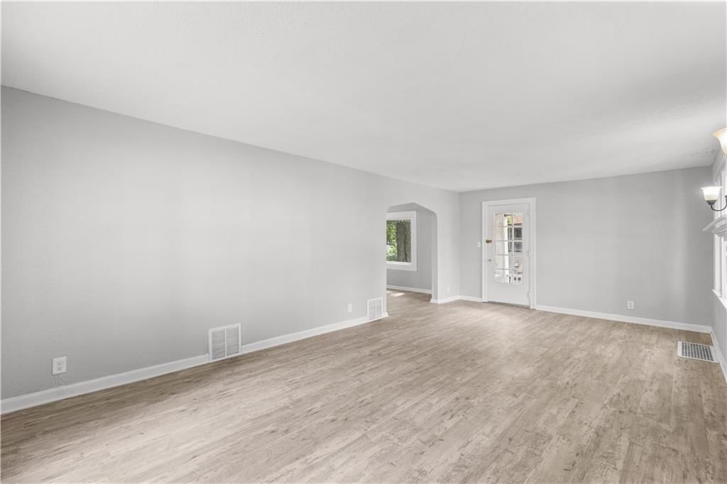 9617 E Independence Avenue — photo 3
