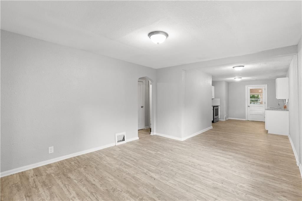 9617 E Independence Avenue — photo 5
