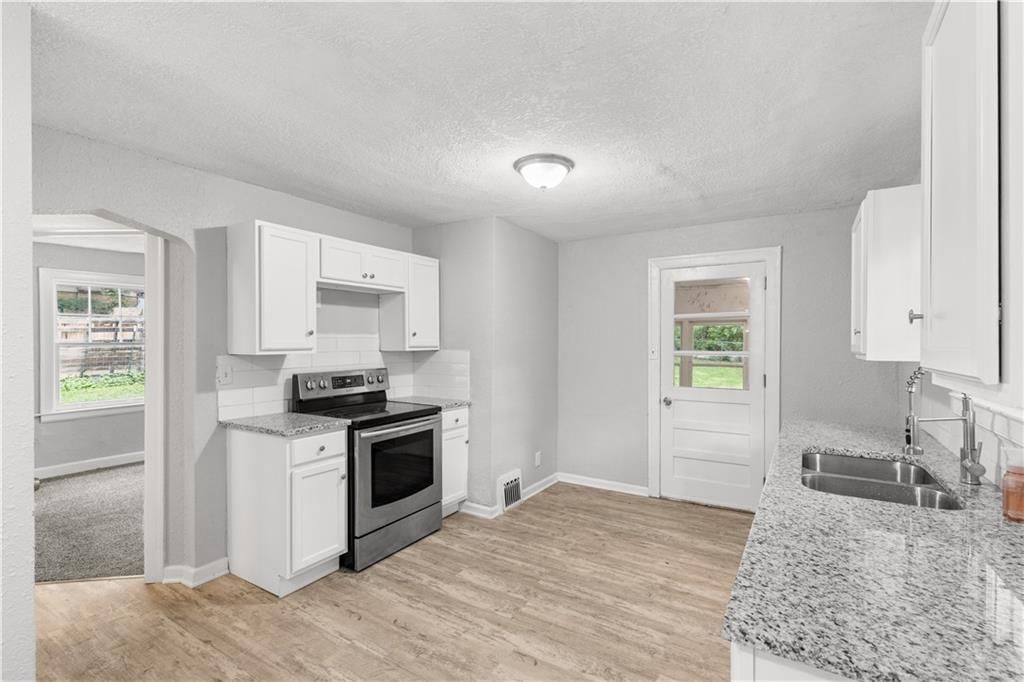 9617 E Independence Avenue — photo 6