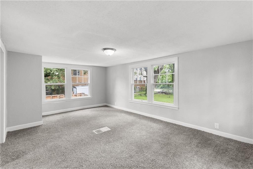 9617 E Independence Avenue — photo 18