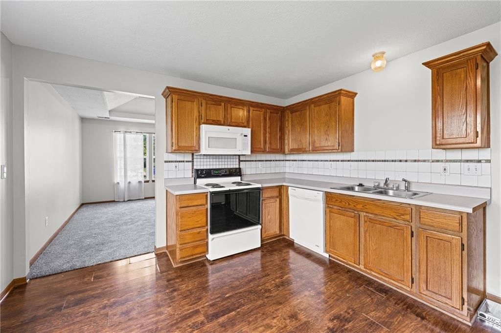 741 Pinewood Street — photo 10
