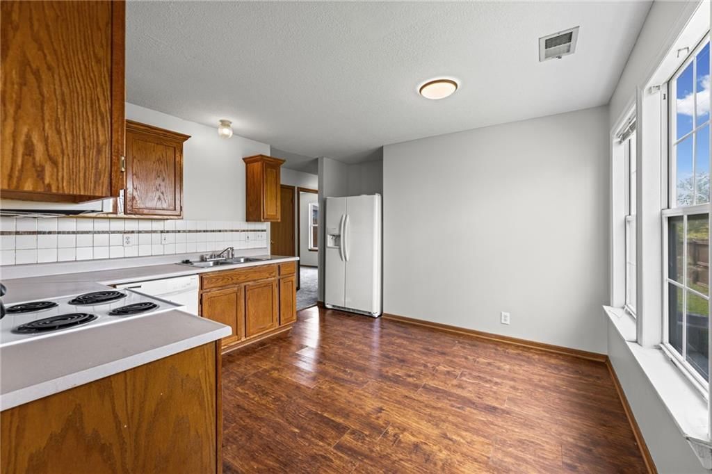 741 Pinewood Street — photo 11