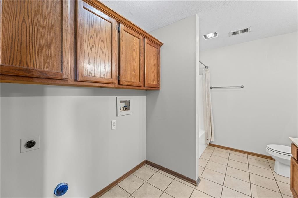 741 Pinewood Street — photo 14