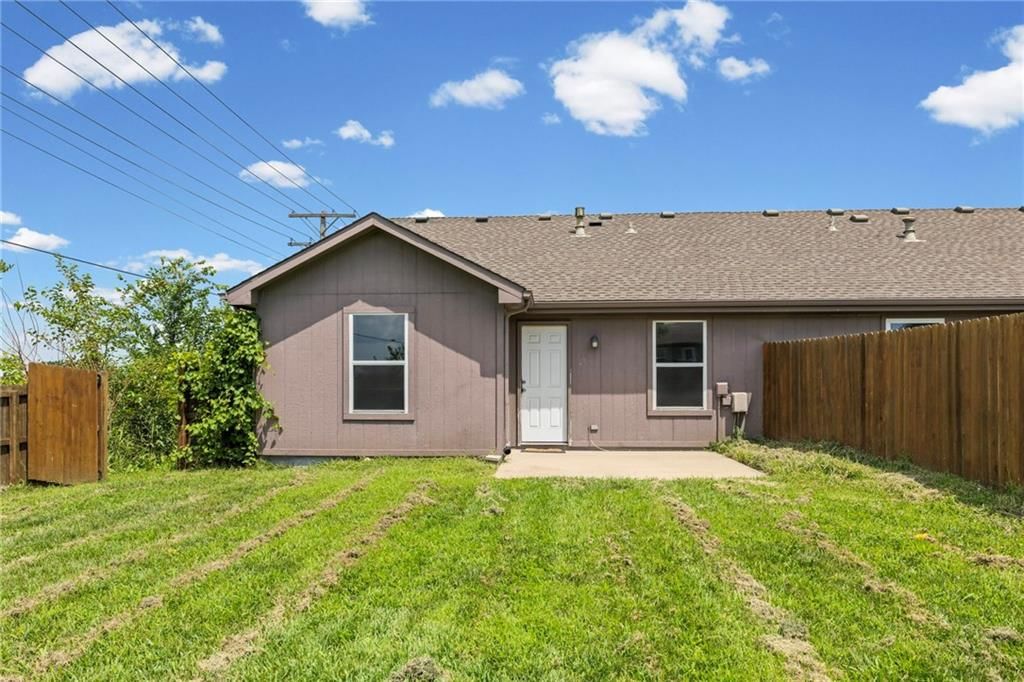 741 Pinewood Street — photo 24