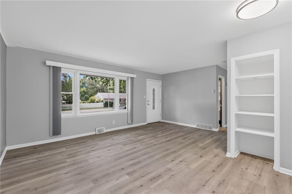 10516 Richmond Avenue — photo 10