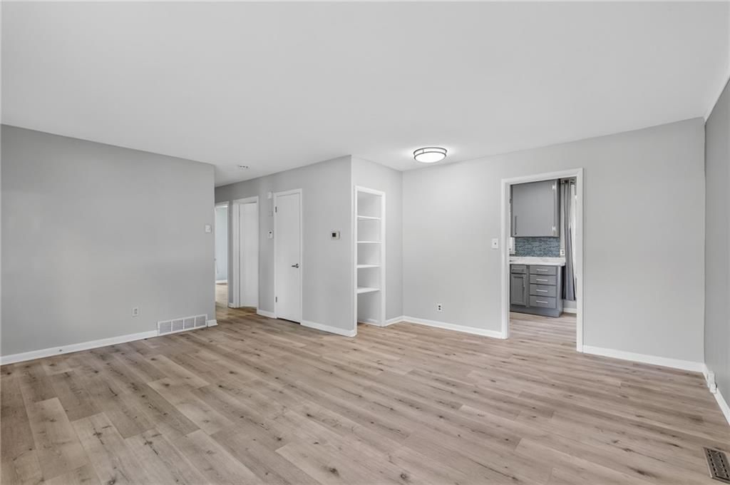 10516 Richmond Avenue — photo 11