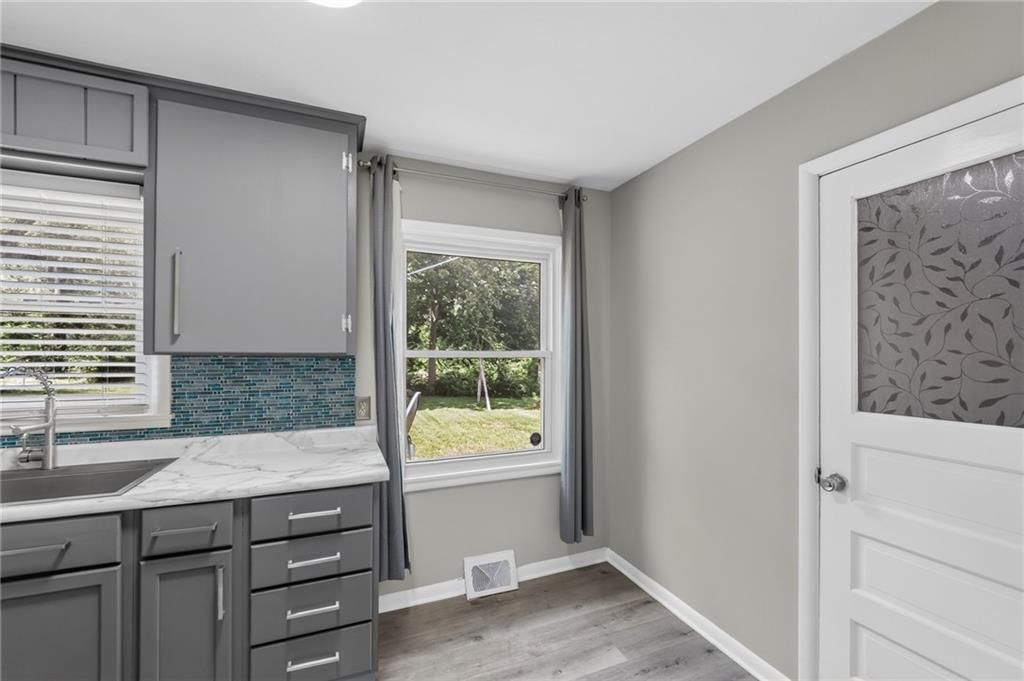 10516 Richmond Avenue — photo 12