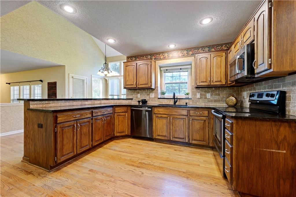 13113 W 131st Street — photo 9