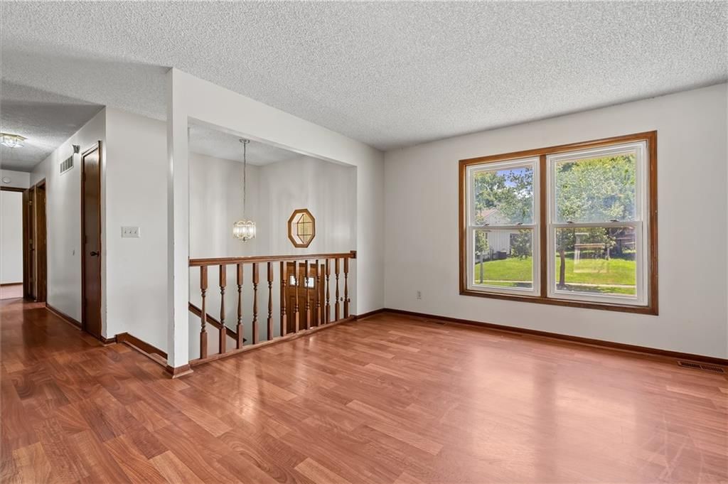 528 NE Karapat Drive — photo 7