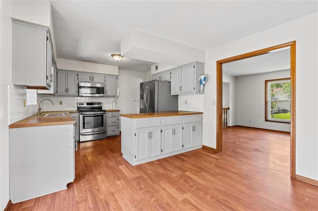 528 NE Karapat Drive — photo 10