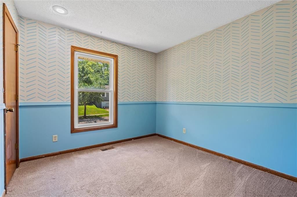 528 NE Karapat Drive — photo 17