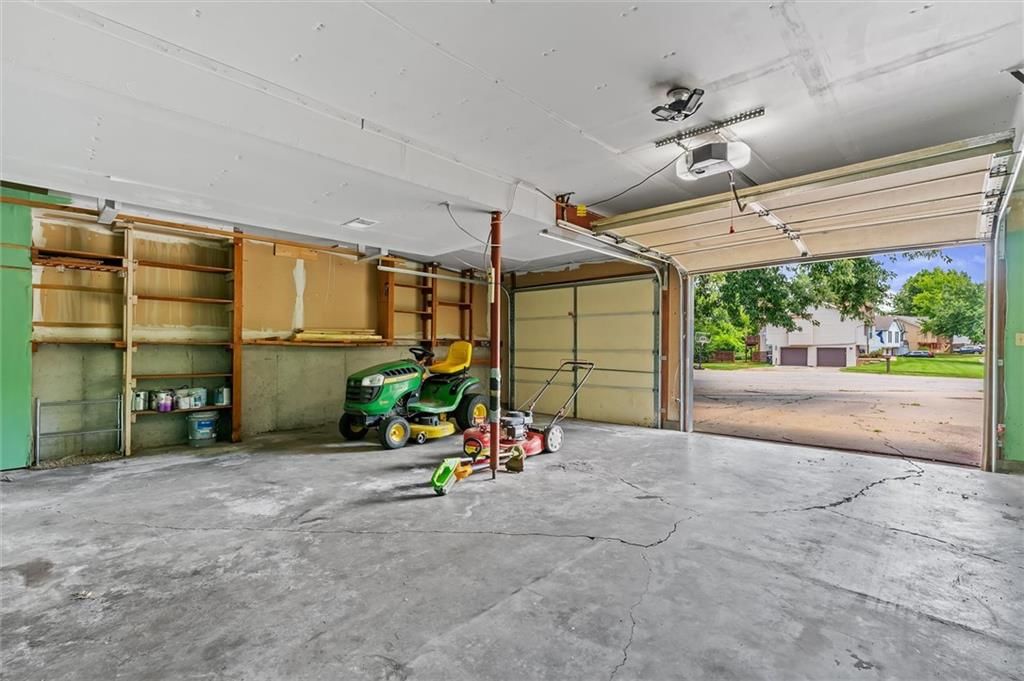 528 NE Karapat Drive — photo 24
