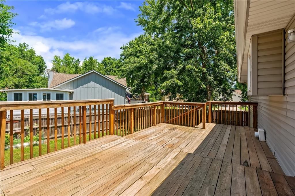 528 NE Karapat Drive — photo 26