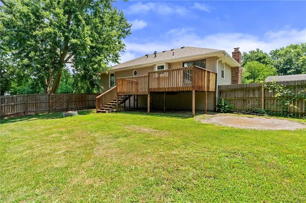 528 NE Karapat Drive — photo 27