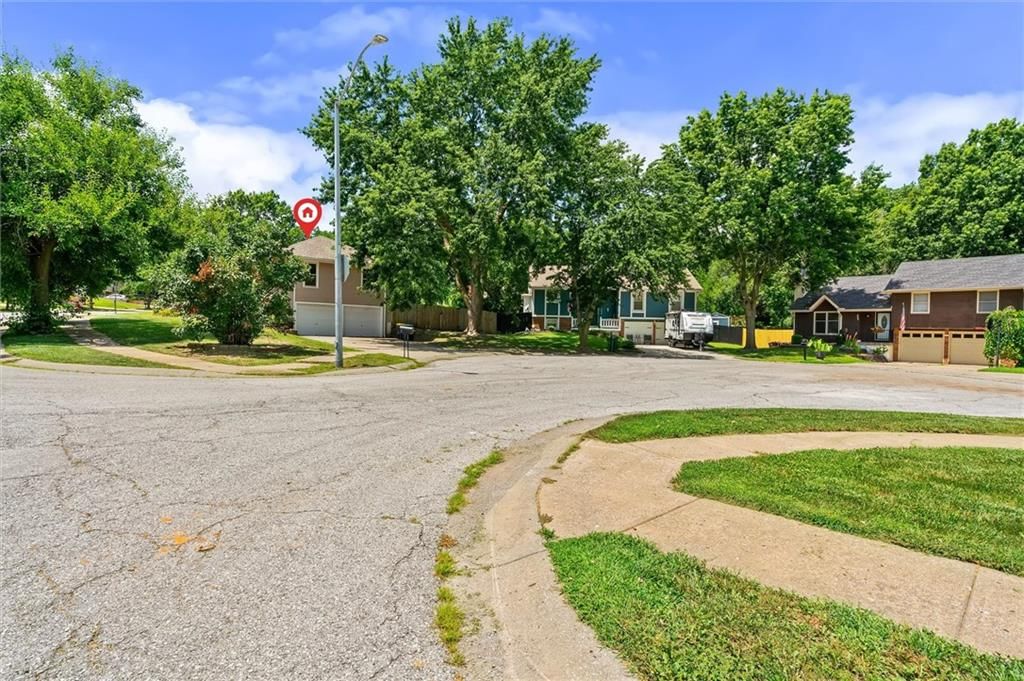 528 NE Karapat Drive — photo 29