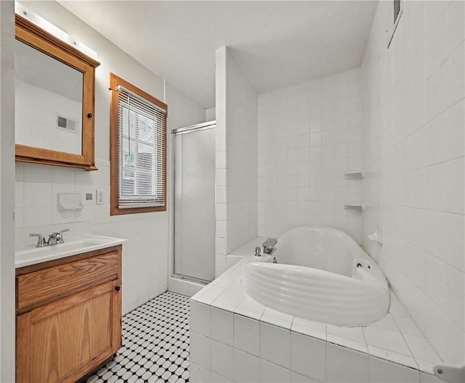 8525 Hiawatha Road — photo 16