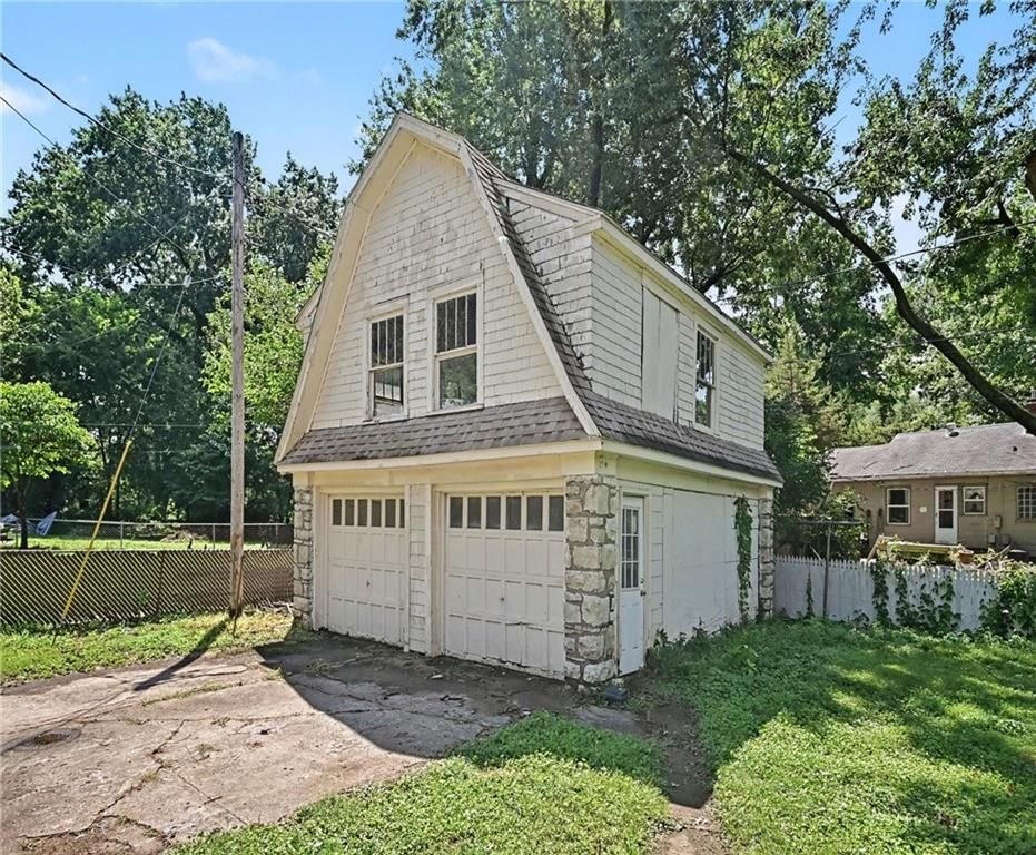 8525 Hiawatha Road — photo 26