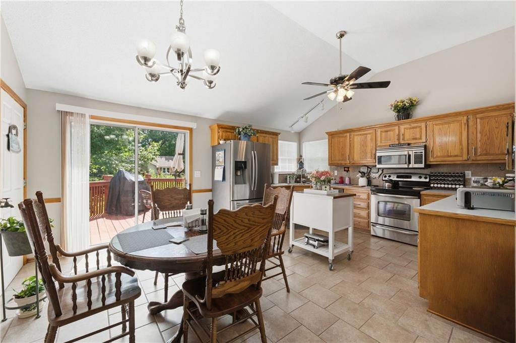 128 N Highland Drive — photo 5