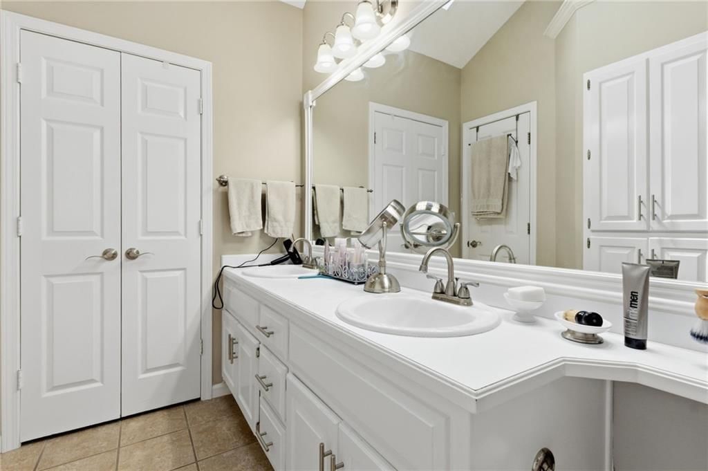 128 N Highland Drive — photo 14