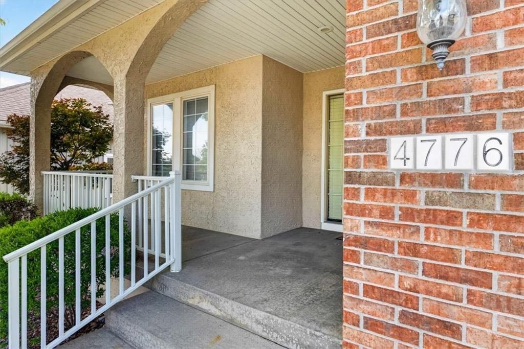 4776 SW Leafwing Drive — photo 3