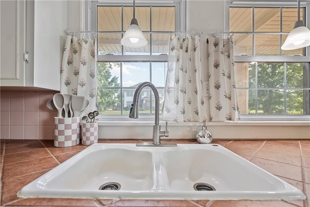512 Willow Street — photo 40