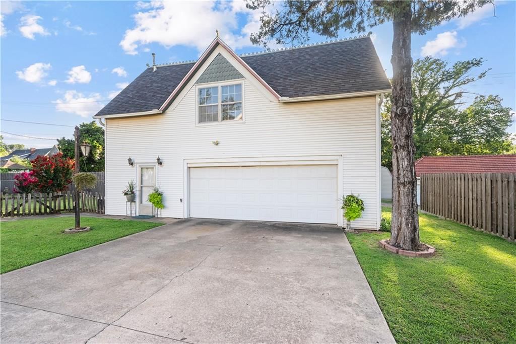 512 Willow Street — photo 87