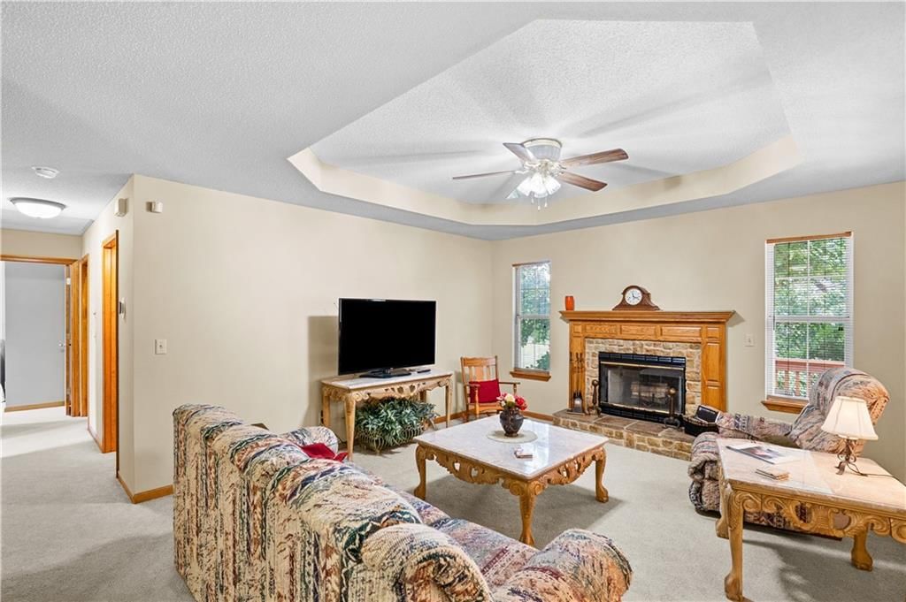 1704 W Christi Lane — photo 4
