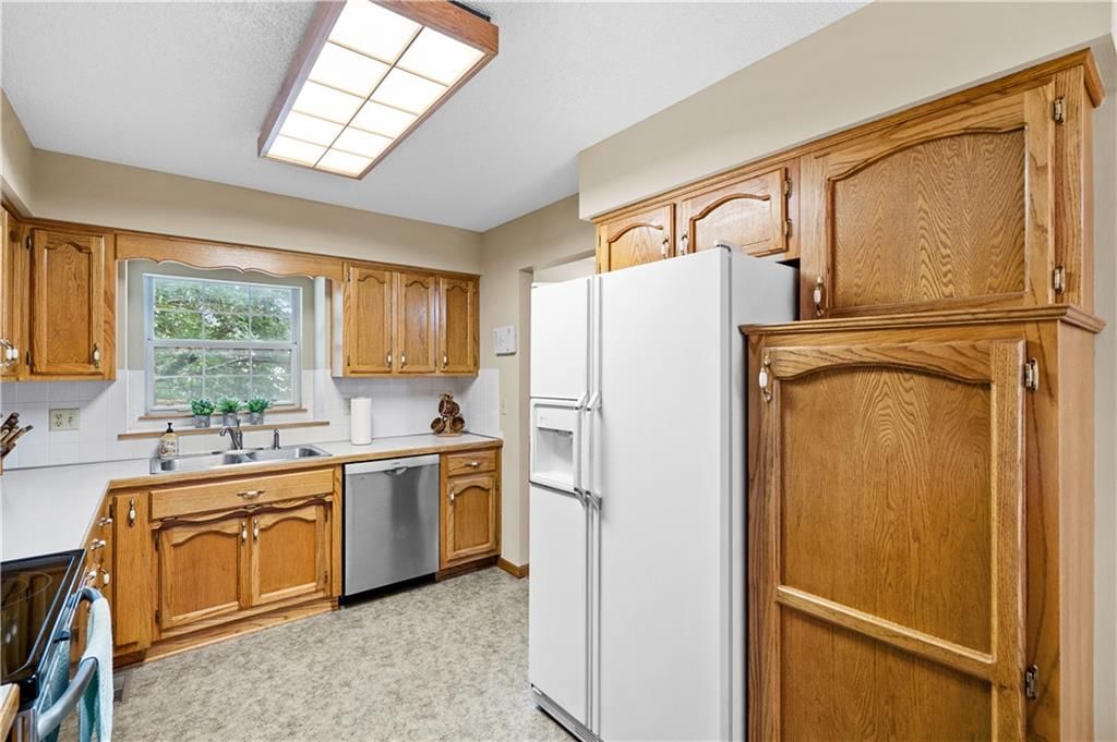 1704 W Christi Lane — photo 9