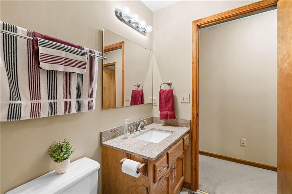 1704 W Christi Lane — photo 16
