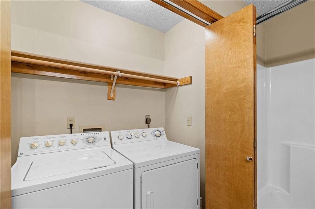 1704 W Christi Lane — photo 18