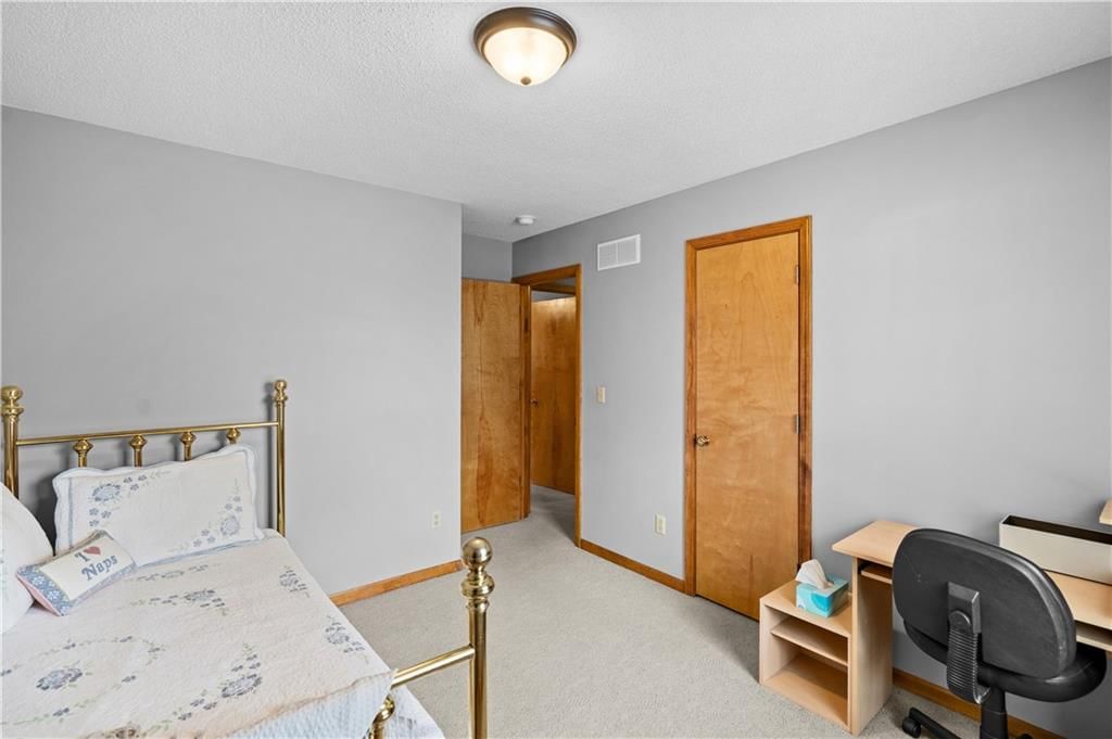 1704 W Christi Lane — photo 20