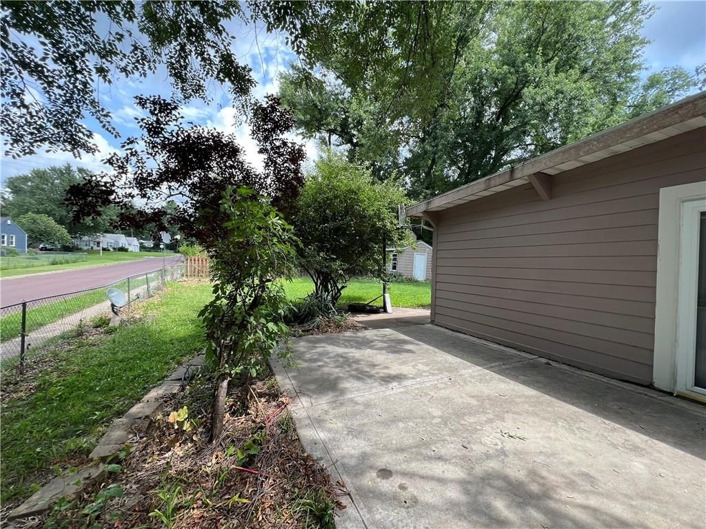 7601 Newton Street — photo 16