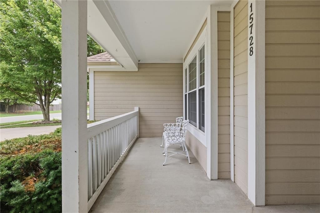 15728 S Madison Drive — photo 5