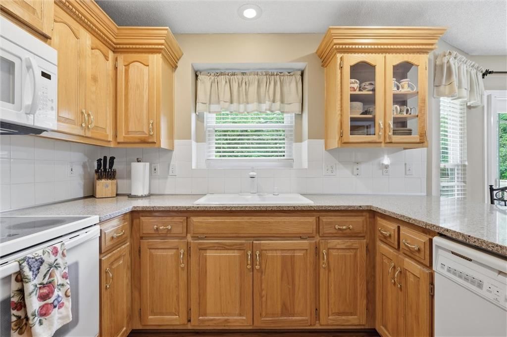 15728 S Madison Drive — photo 16