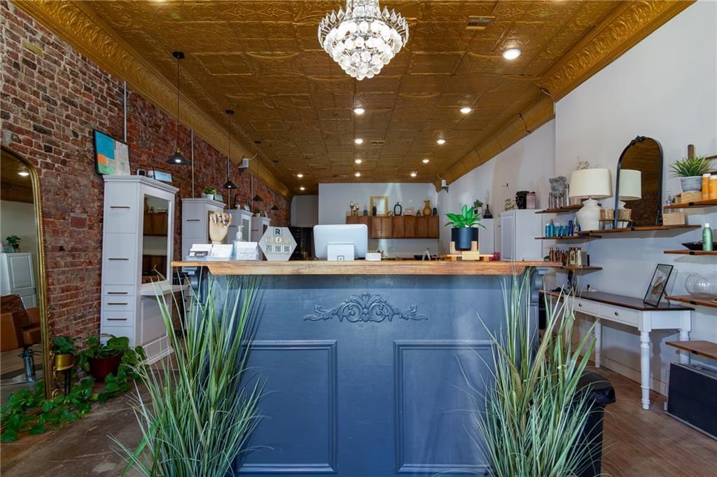 123 W Maple Street — photo 5