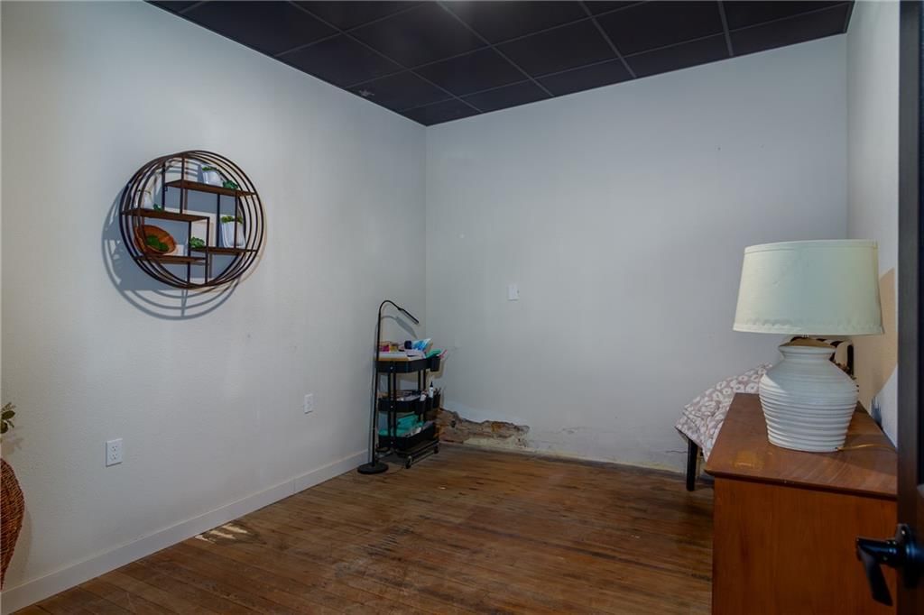 123 W Maple Street — photo 11