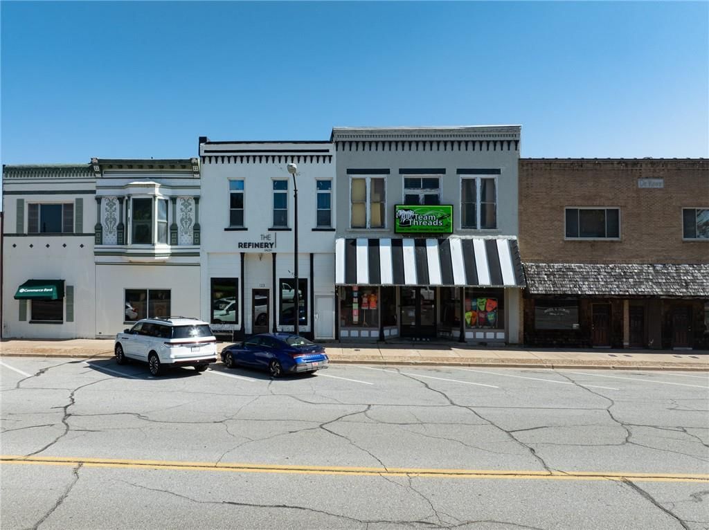 123 W Maple Street — photo 18