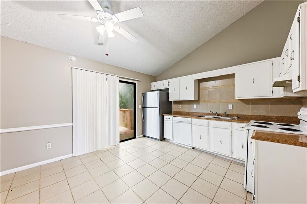 8456/8458 Lane Drive — photo 5