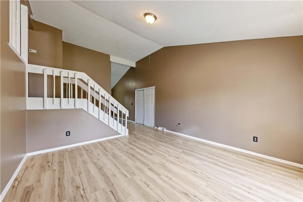 8456/8458 Lane Drive — photo 18