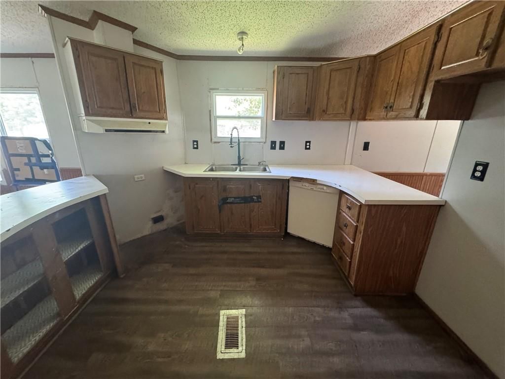 107 W 1st Street — photo 9