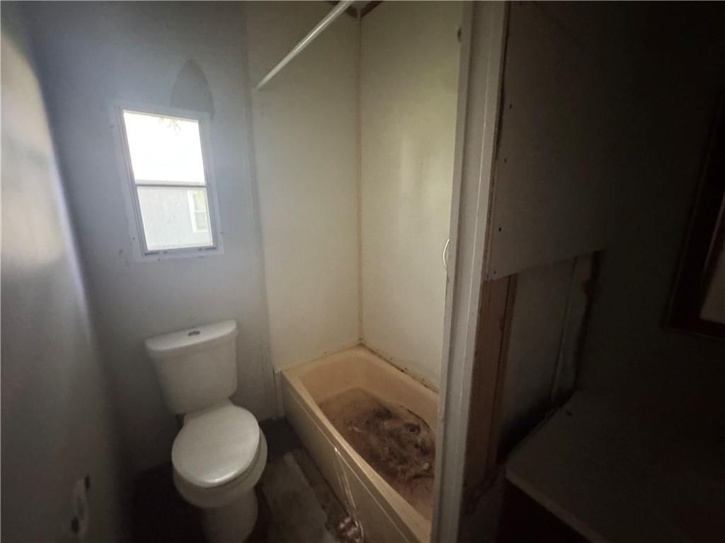 107 W 1st Street — photo 31