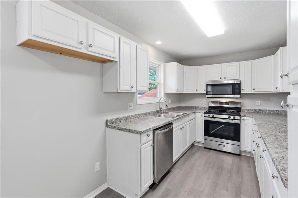 6405 E 140th Terrace — photo 16