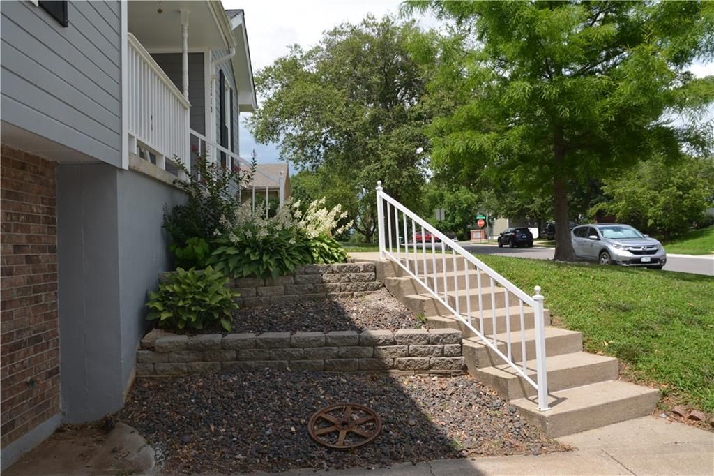 2319 NW Leann Drive — photo 26