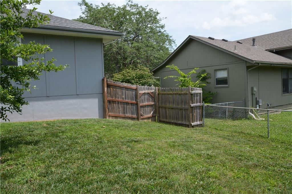 2319 NW Leann Drive — photo 32