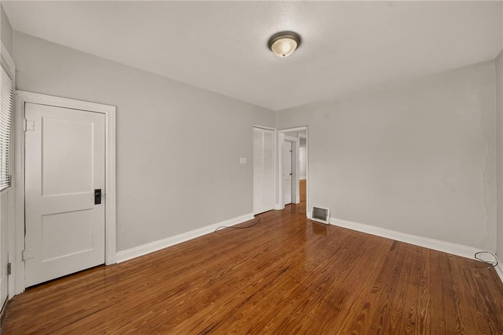 124 Riverside Drive — photo 12