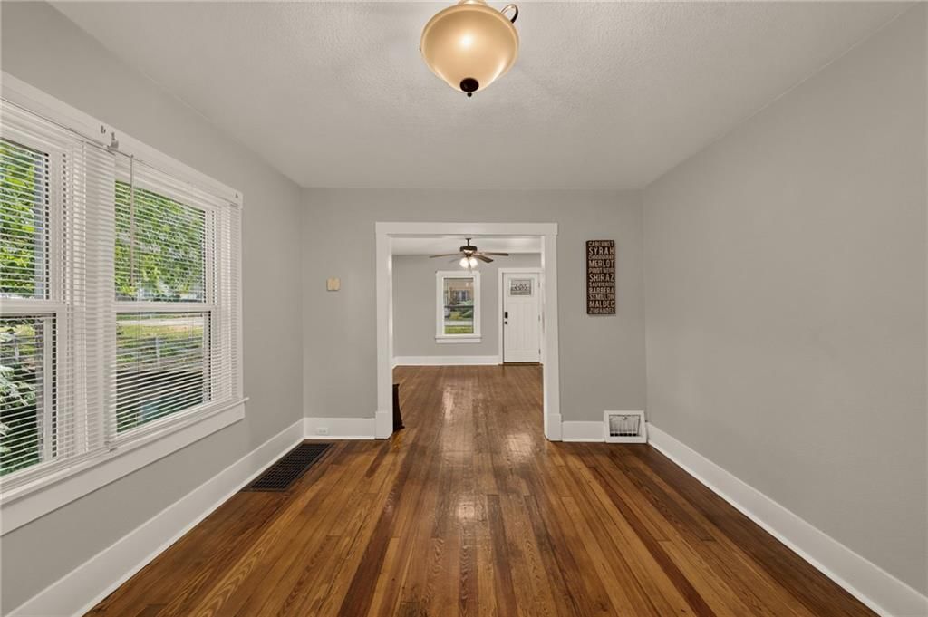 124 Riverside Drive — photo 26
